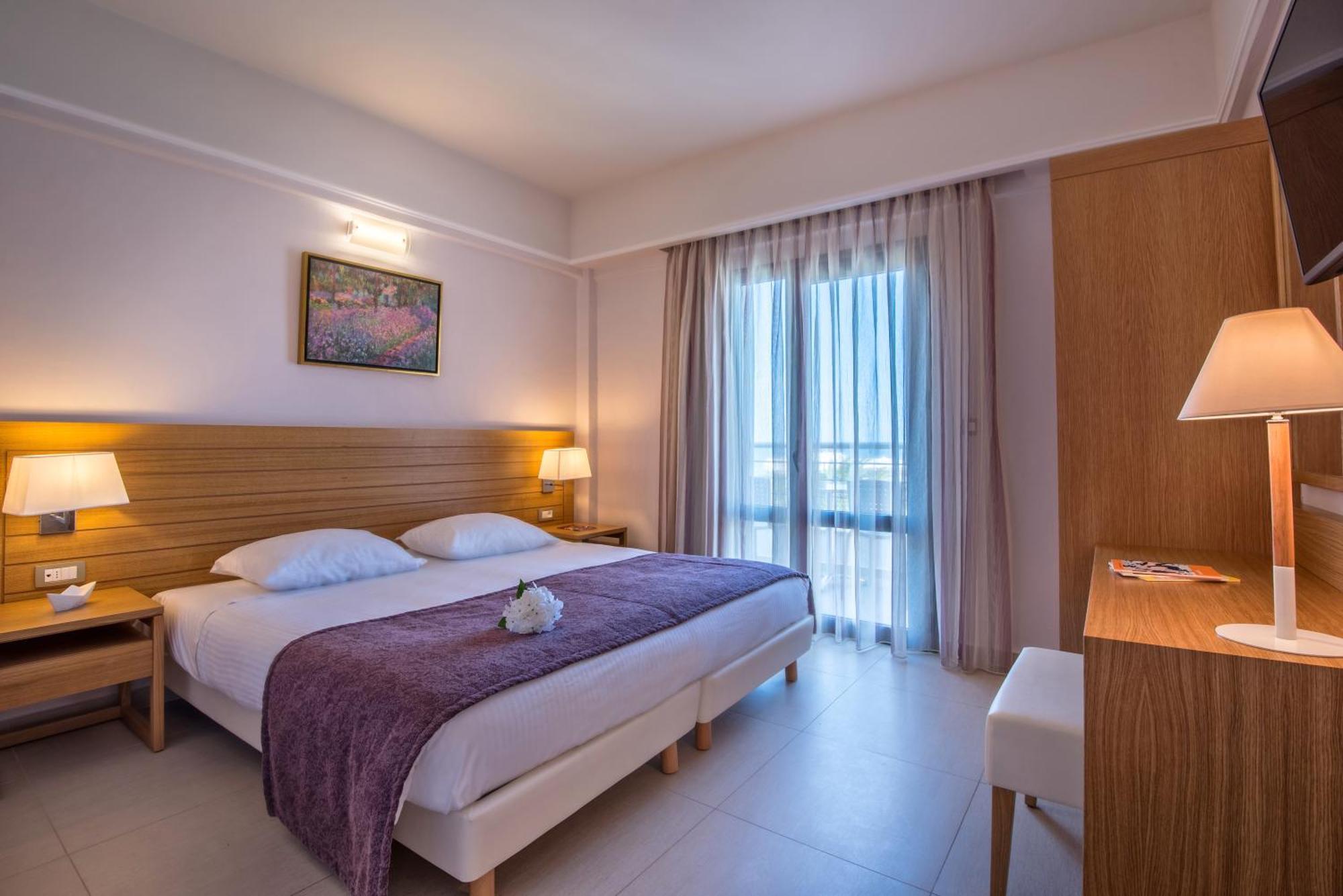 Porto Platanias Village Resort Esterno foto